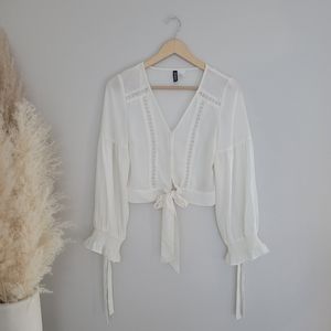 White long sleeve buttoned down blouse H&M size 4